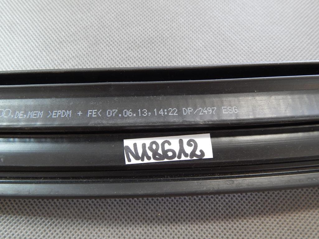 AUDI A7 4G TOP DOOR SEAL 4G8845695