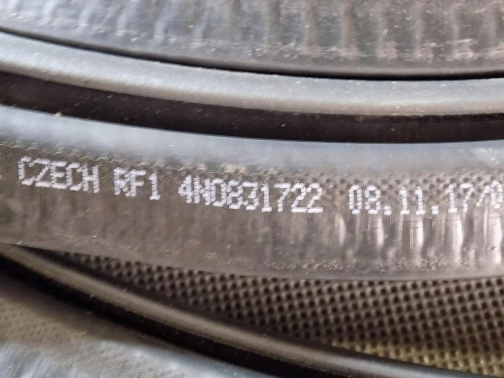 AUDI A8 4N DOOR SEAL RIGHT FRONT 4N0831722