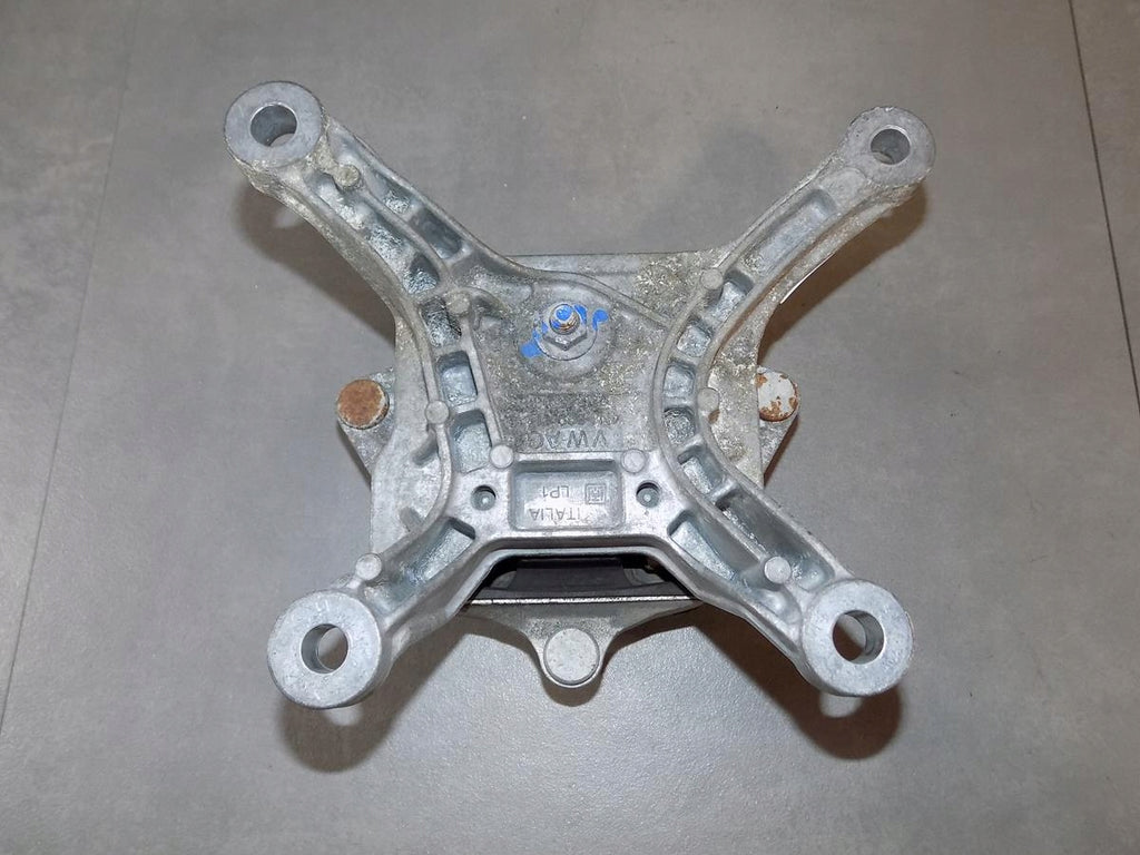 AUDI A8 4N PAW CUSHION BOX 4n0399118
