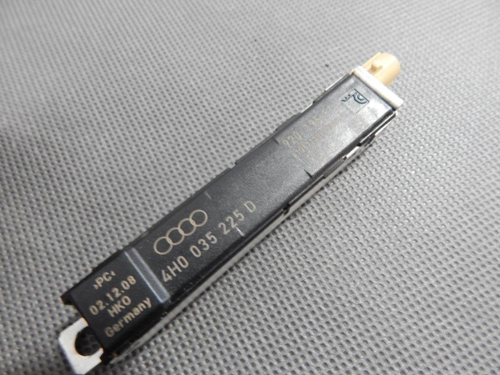 AUDI A8 D4 4H ANTENNA AMPLIFIER 4H0035225D
