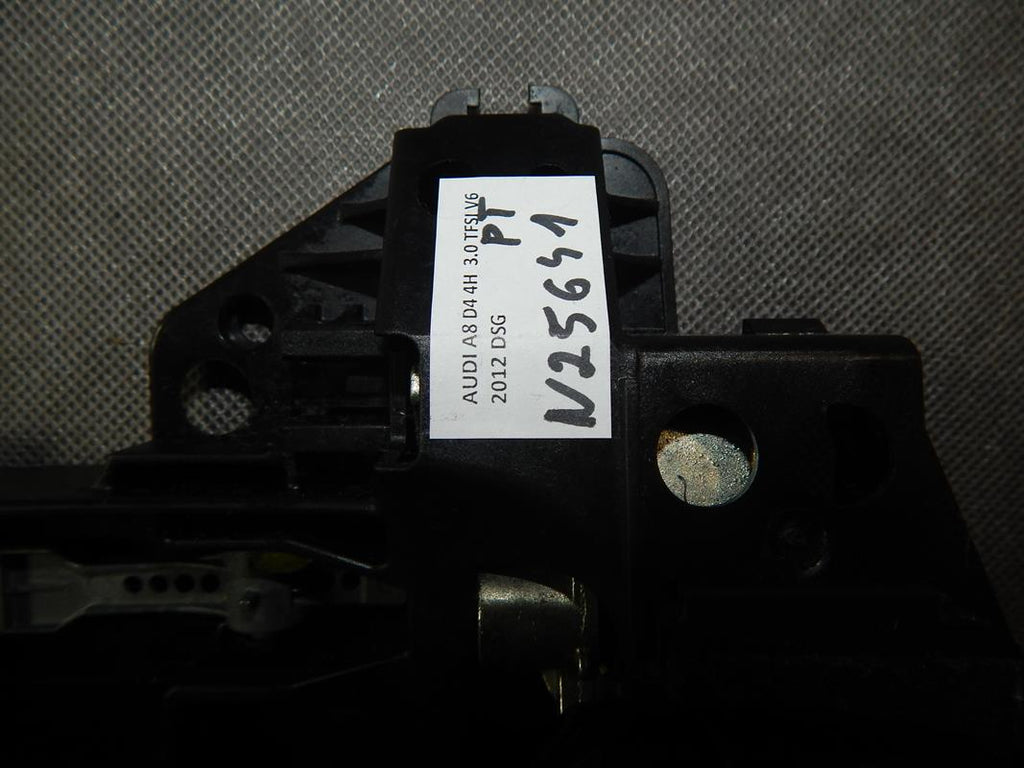 AUDI A8 D4 EXTERIOR DOOR HANDLE RIGHT REAR KESSY LY9B