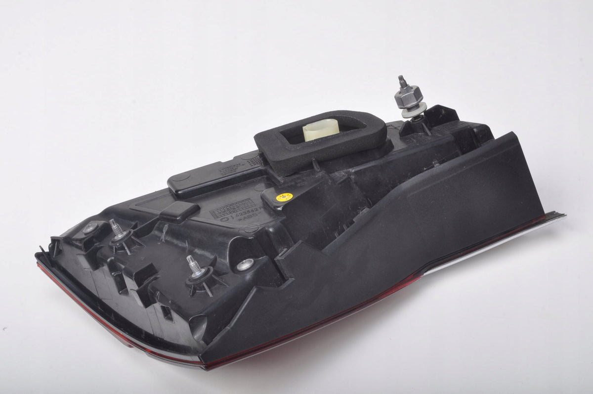 AUDI A8 D4 LAMP RIGHT REAR FLAP LONG 4H0945094K