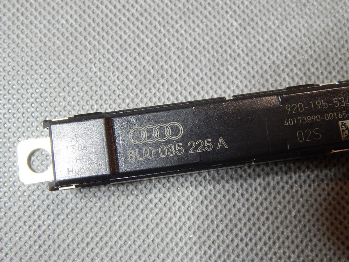 AUDI Q3 8U ANTENNA AMPLIFIER 8U0035225A