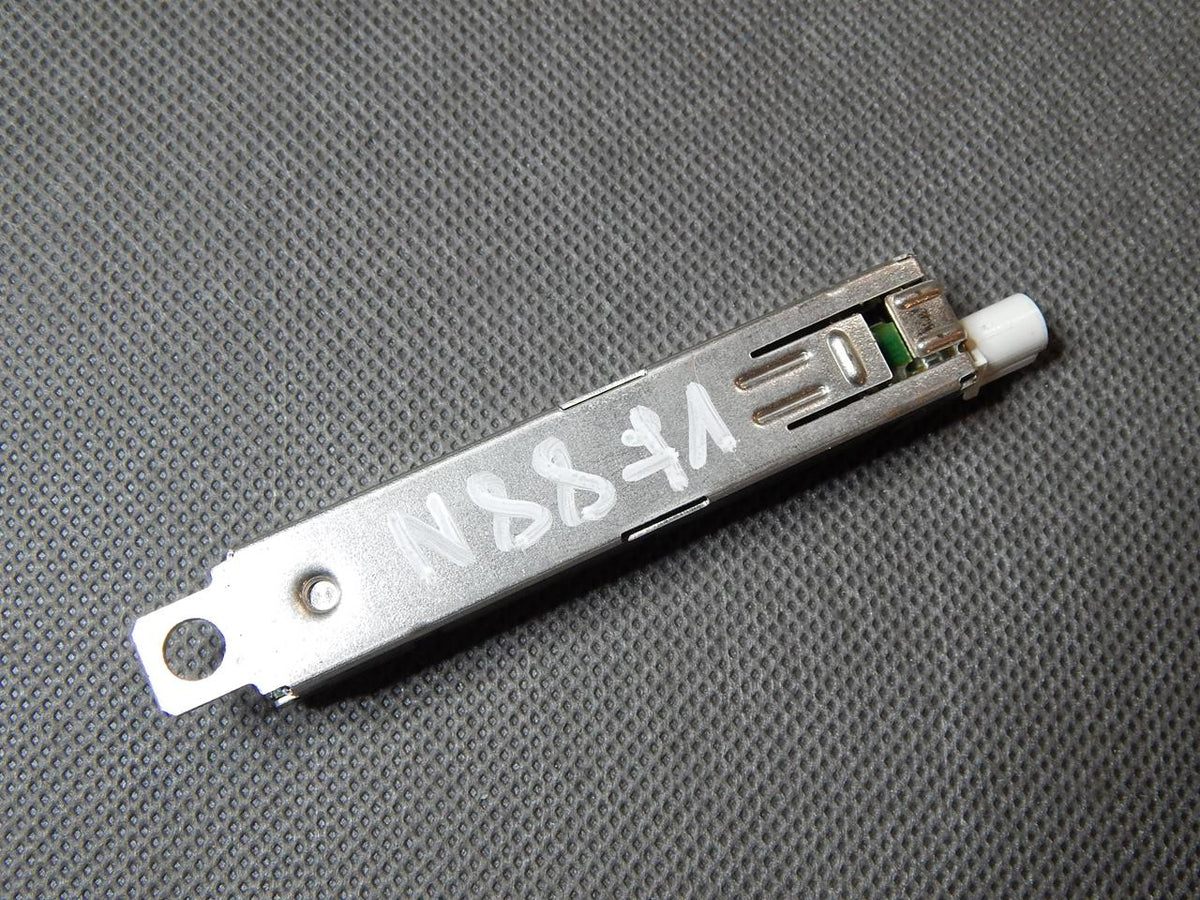 AUDI Q3 8U ANTENNA AMPLIFIER 8U0035225A