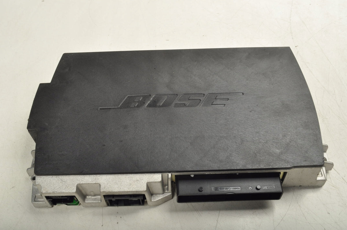 AUDI Q3 AND 8X0035223D BOSE RADIO AMPLIFIER