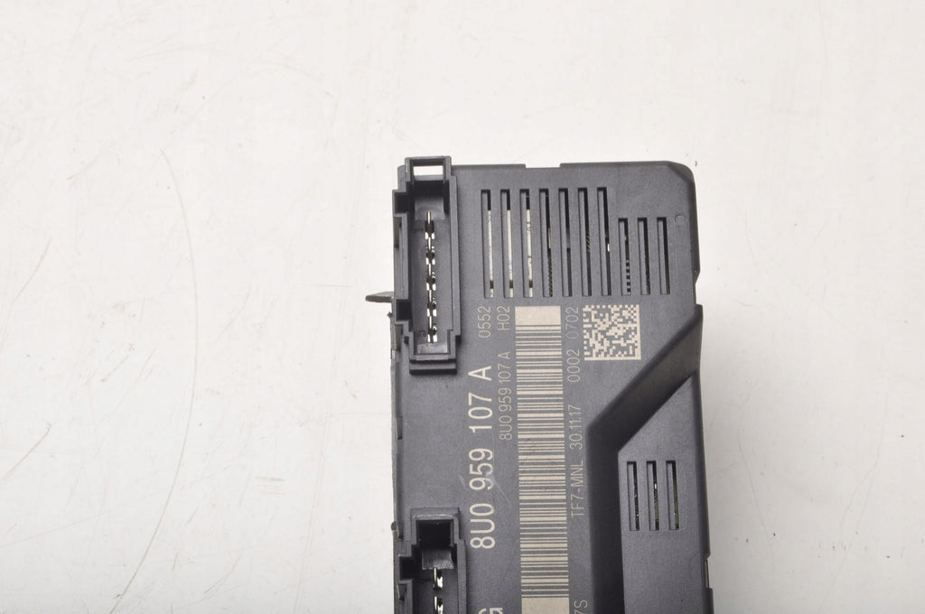 AUDI Q3 AND FLAP CONTROLLER MODULE 8U0959107A 2018R