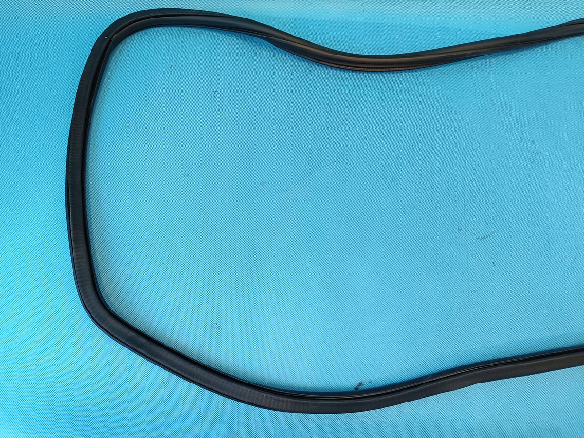AUDI Q3 F3 SPORTBACK 1.4 TFSI e 110KW 2024R GASKET LEFT REAR 83F833721A