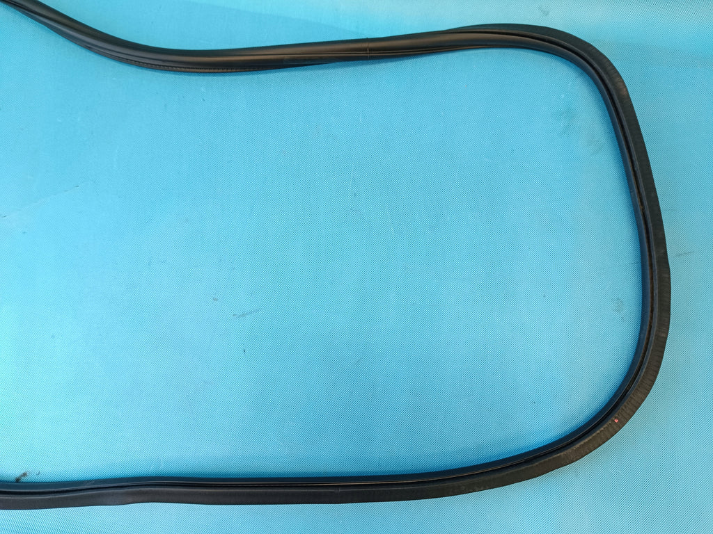 AUDI Q3 F3 SPORTBACK 1.4 TFSI e 110KW 2024R GASKET LEFT REAR 83F833721A