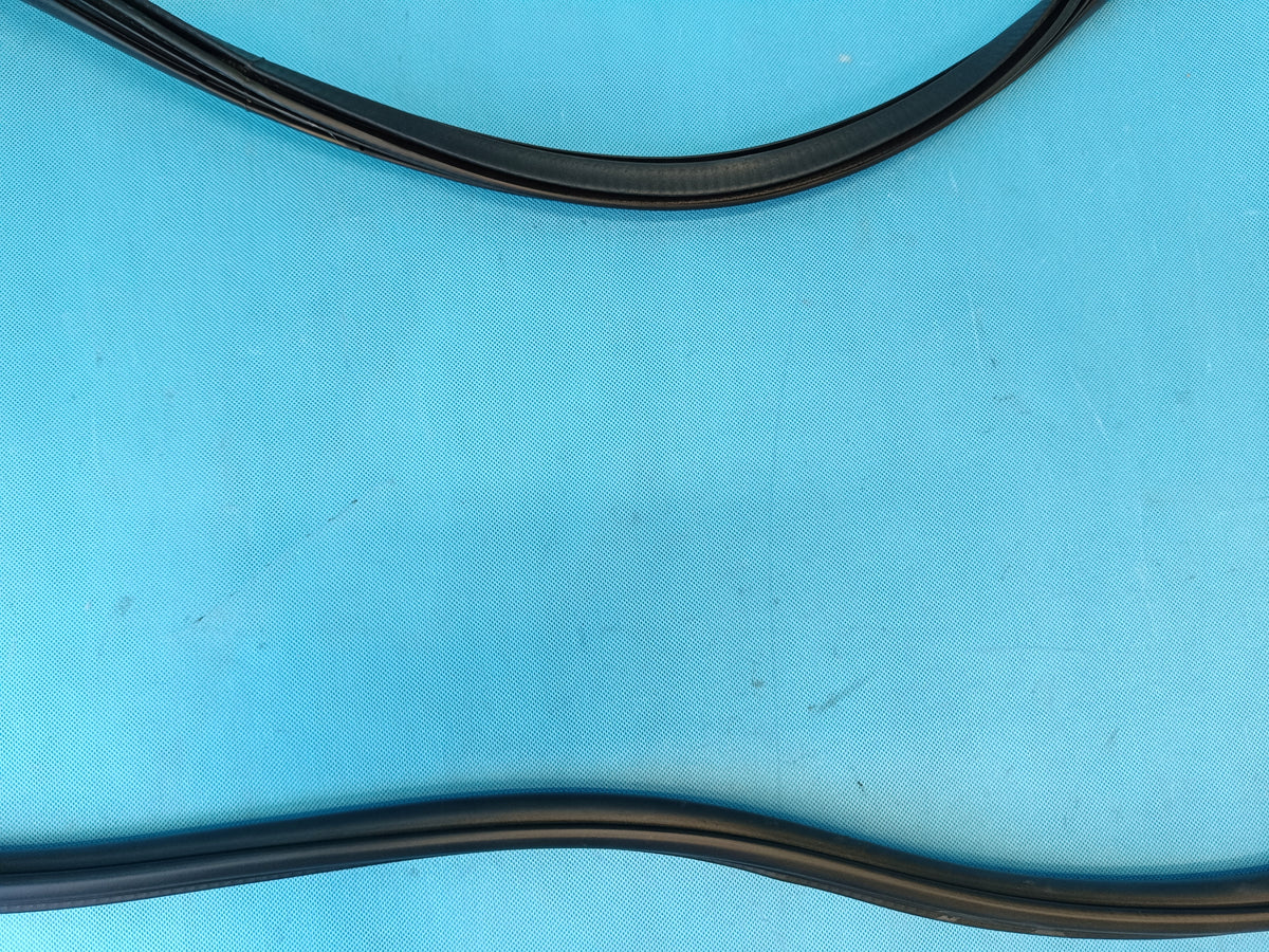AUDI Q3 F3 SPORTBACK 1.4 TFSI e 110KW 2024R GASKET LEFT REAR 83F833721A