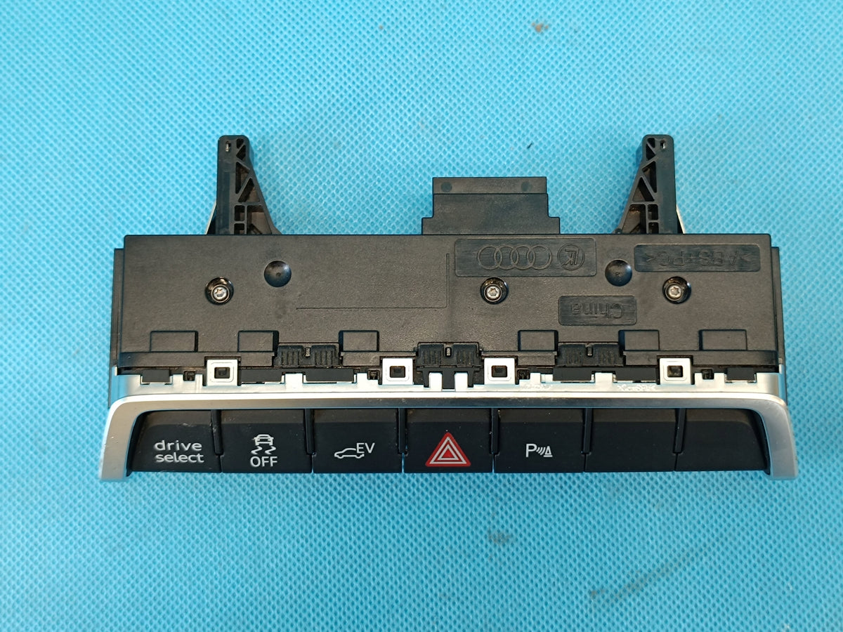 AUDI Q3 F3 SPORTBACK 1.4 TFSI e 2024R CONSOLE BUTTON PANEL 83A925301BA