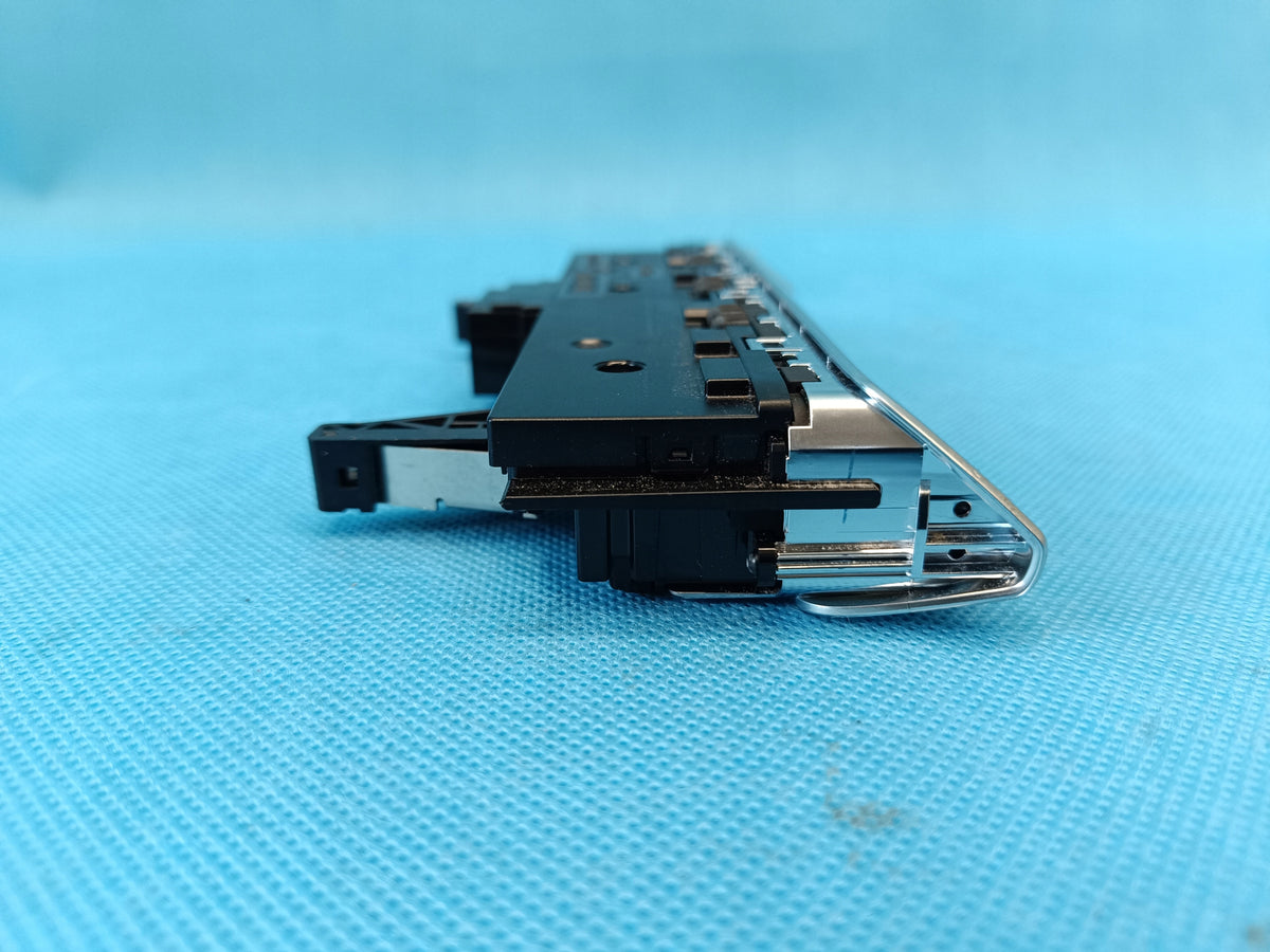 AUDI Q3 F3 SPORTBACK 1.4 TFSI e 2024R CONSOLE BUTTON PANEL 83A925301BA