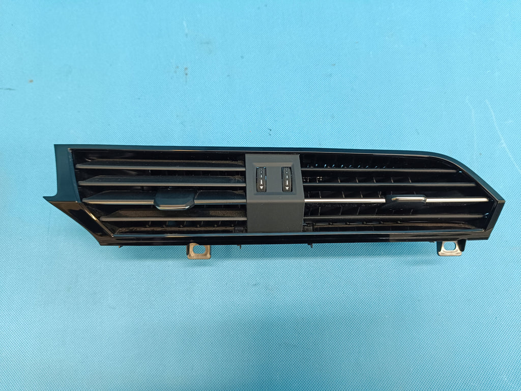 AUDI Q3 F3 SPORTBACK 1,5 TSI 110KW 2024R MIDDLE AIR SUPPLY GRILLE 83B820903