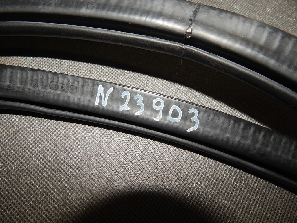 AUDI Q5 8R DOOR SEAL REAR 8R0833721D