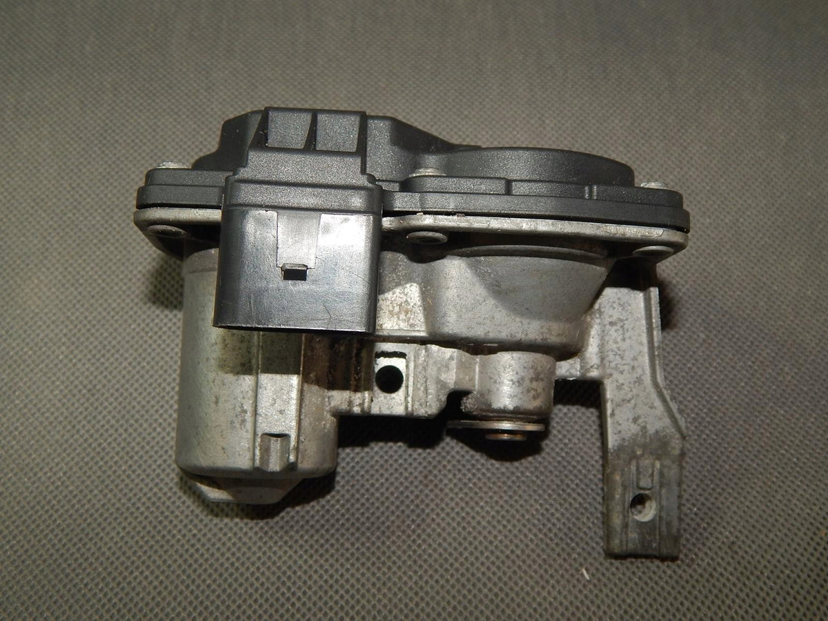 AUDI Q5 II EXHAUST SYSTEM THROTTLE 8IN0253691