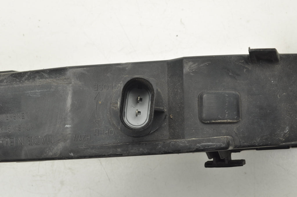 AUDI Q7 AND TURN SIGNAL FRONT RIGHT FRONT 4L0953042