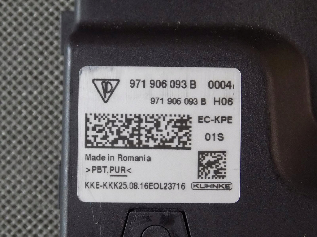 AUDI RS5 8W 2.9 TFSI FUEL PUMP CONTROLLER 971906093B