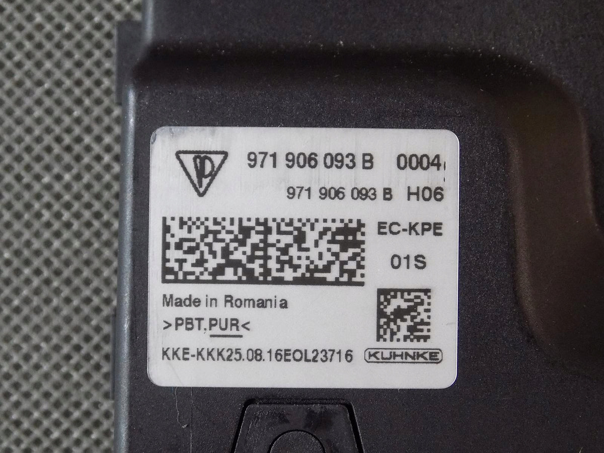AUDI RS5 8W 2.9 TFSI FUEL PUMP CONTROLLER 971906093B