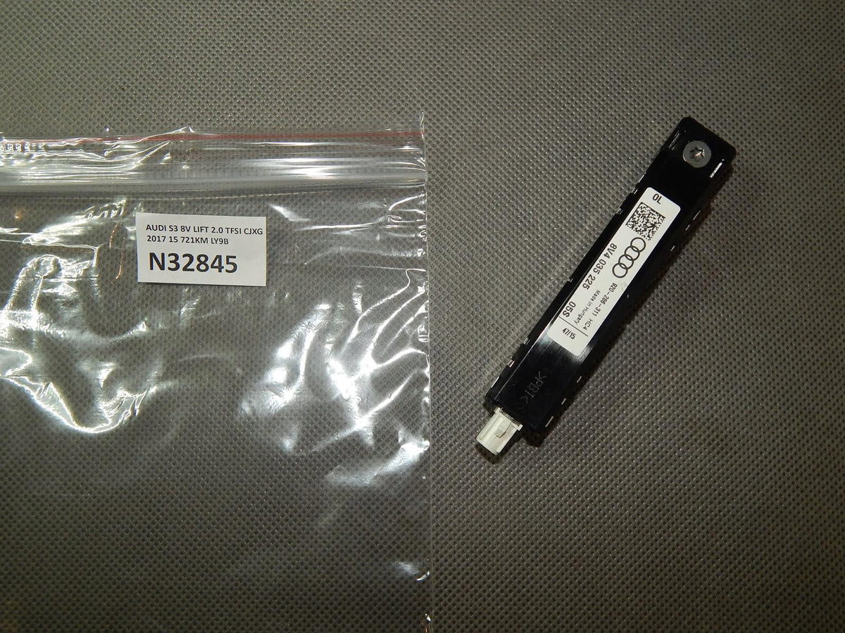 AUDI S3 8V ANTENNA AMPLIFIER 8V4035225