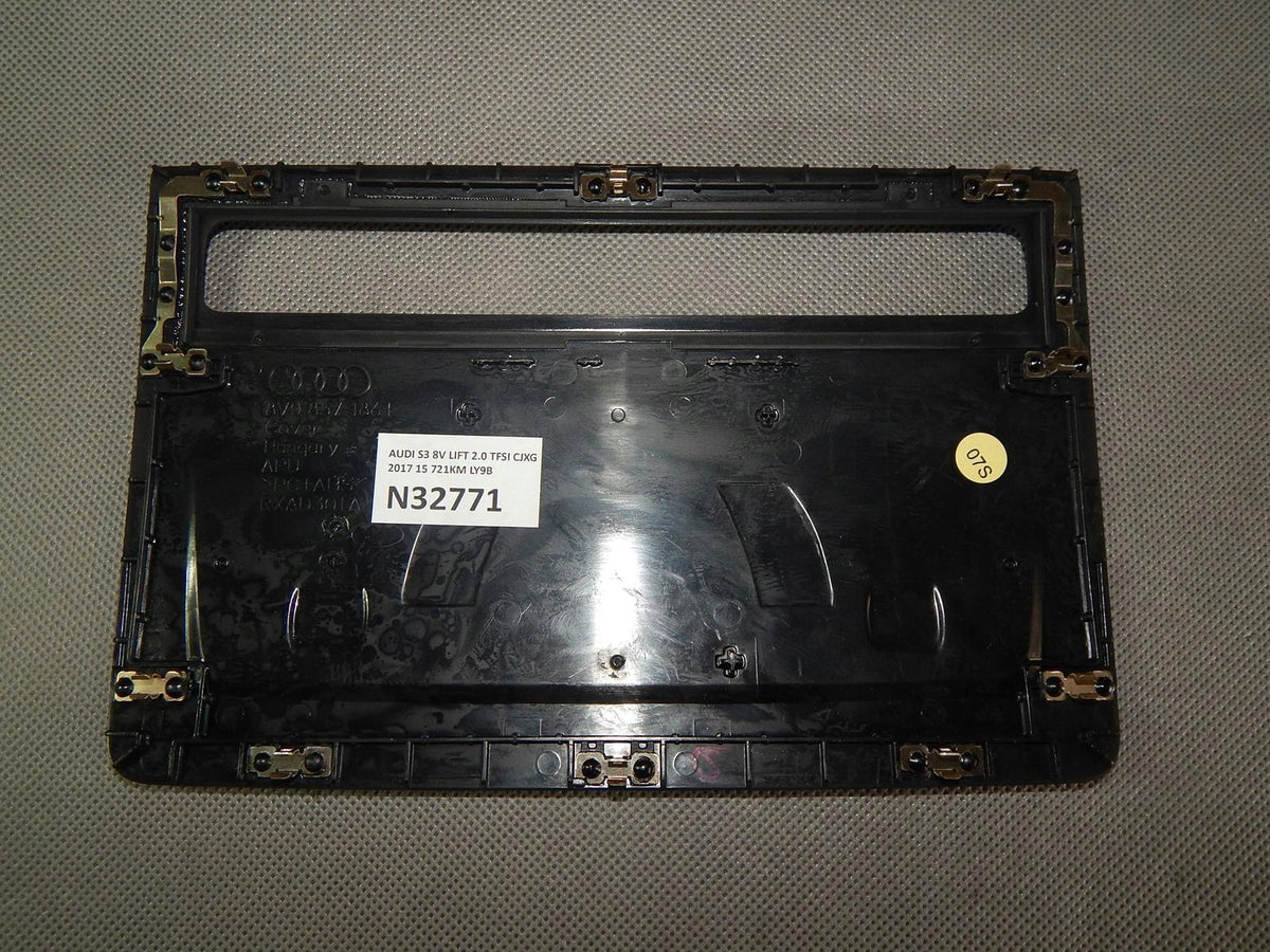 AUDI S3 8V SCREEN PROTECTOR LCD 8V0857186E