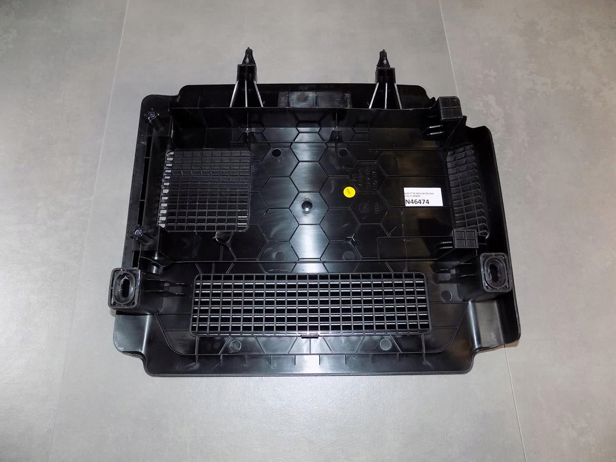 AUDI TT 8S DRIVER HOLDER 8S0907390A