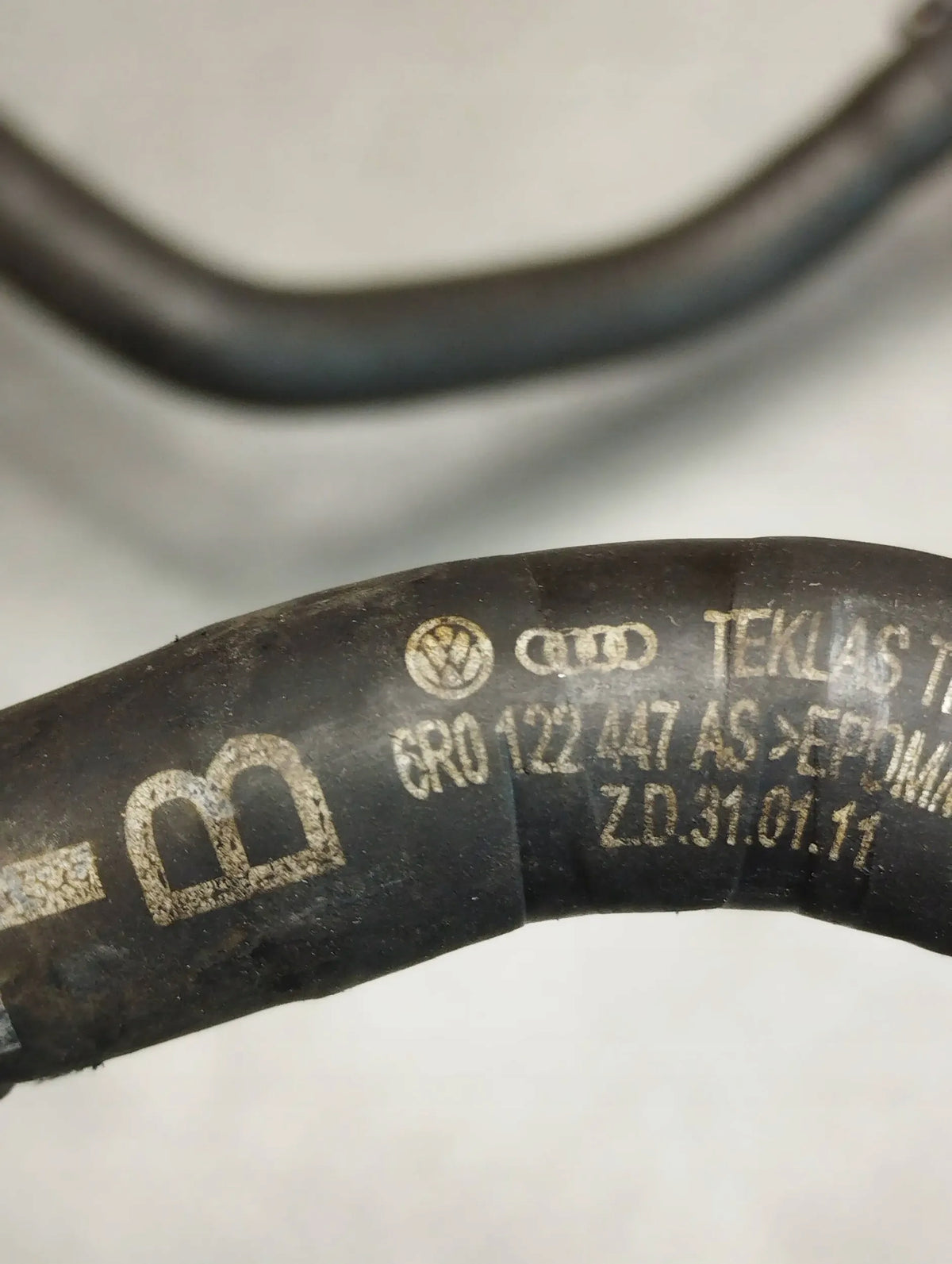 Audi A1 8X TUBE CABLE 6R0122447AS