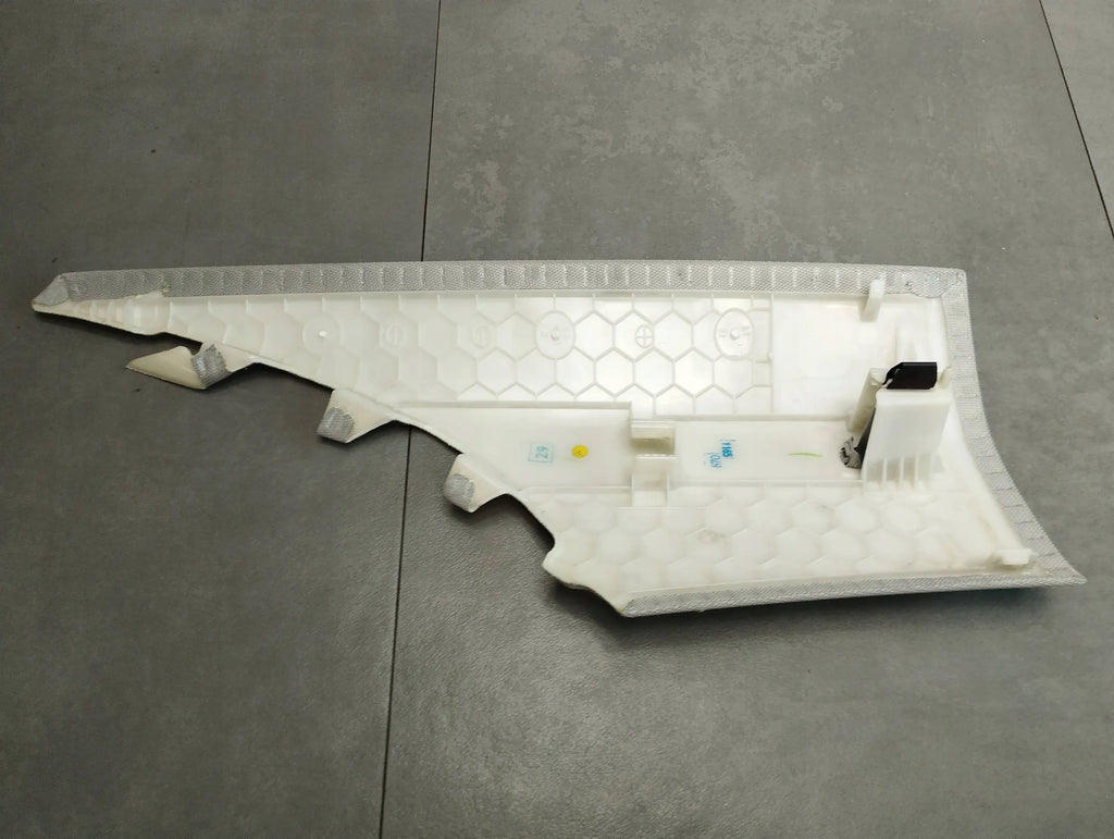 Audi A3 8V SEDAN RIGHT POST COVER 8V5867246