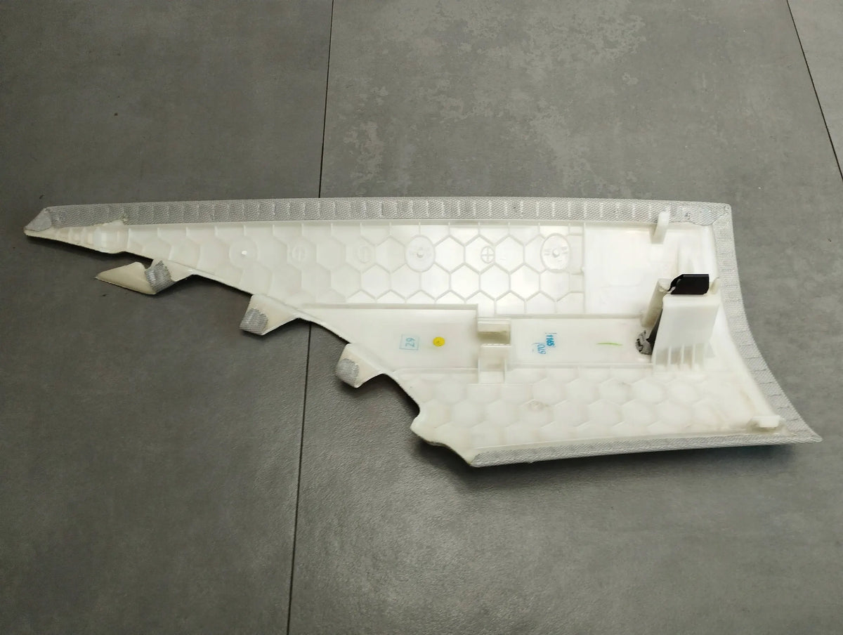 Audi A3 8V SEDAN RIGHT POST COVER 8V5867246