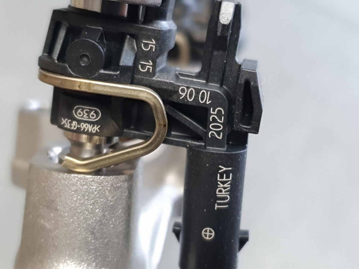 Audi A3 8Y 1.5 injection rail 05E133320B 026150006Z