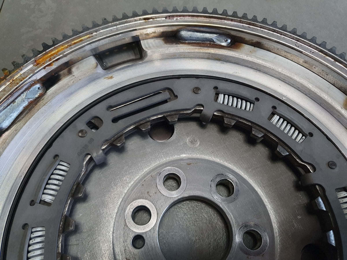 Audi A3 8Y 1.5 tsi Dual-mass flywheel 04E105266AM