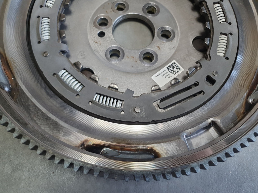 Audi A3 8Y 1.5 tsi Dual-mass flywheel 04E105266AM