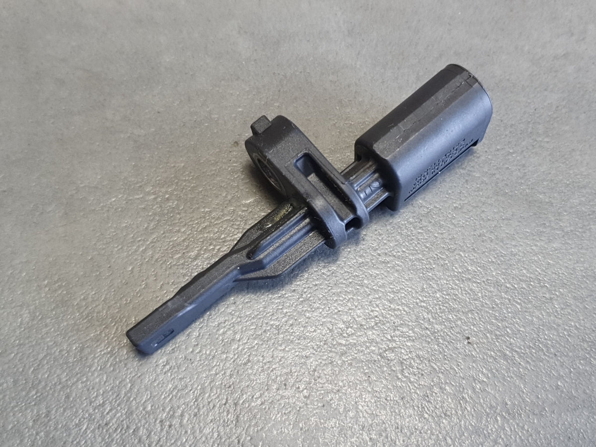 Audi A3 8Y ABS sensor rear 10071140124