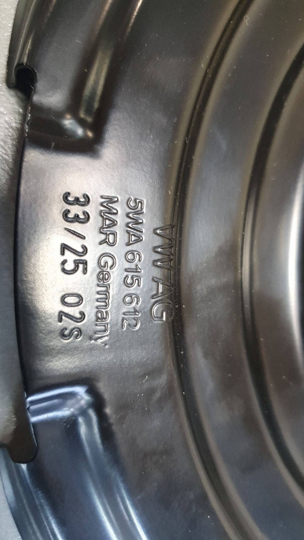 Audi A3 8Y Brake disc cover right rear 5WA615612