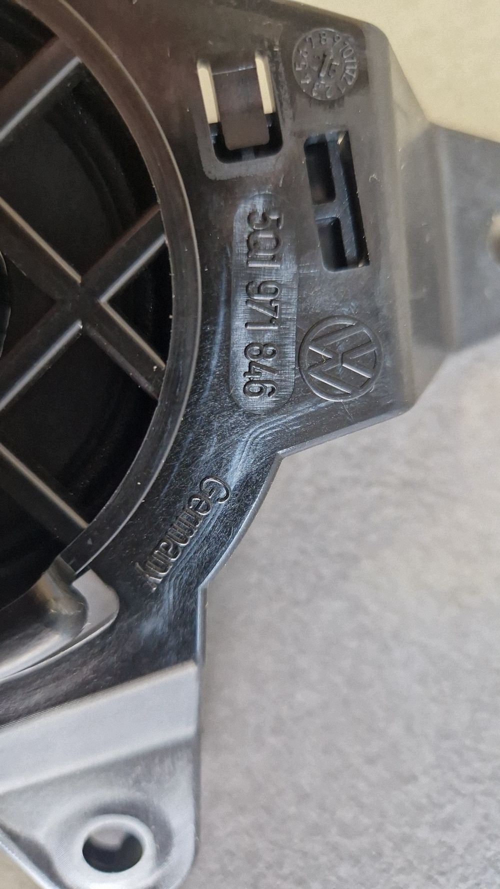 Audi A3 8Y Center Speaker 5Q1971846 4M0035454A
