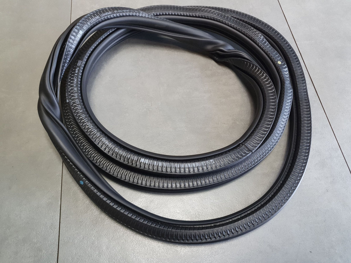 Audi A3 8Y Door seal right rear 8Y4833721B