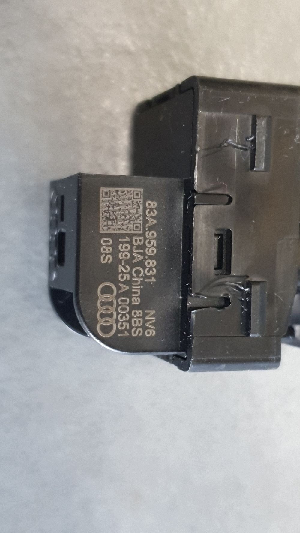 Audi A3 8Y Flap opening button 83A959831