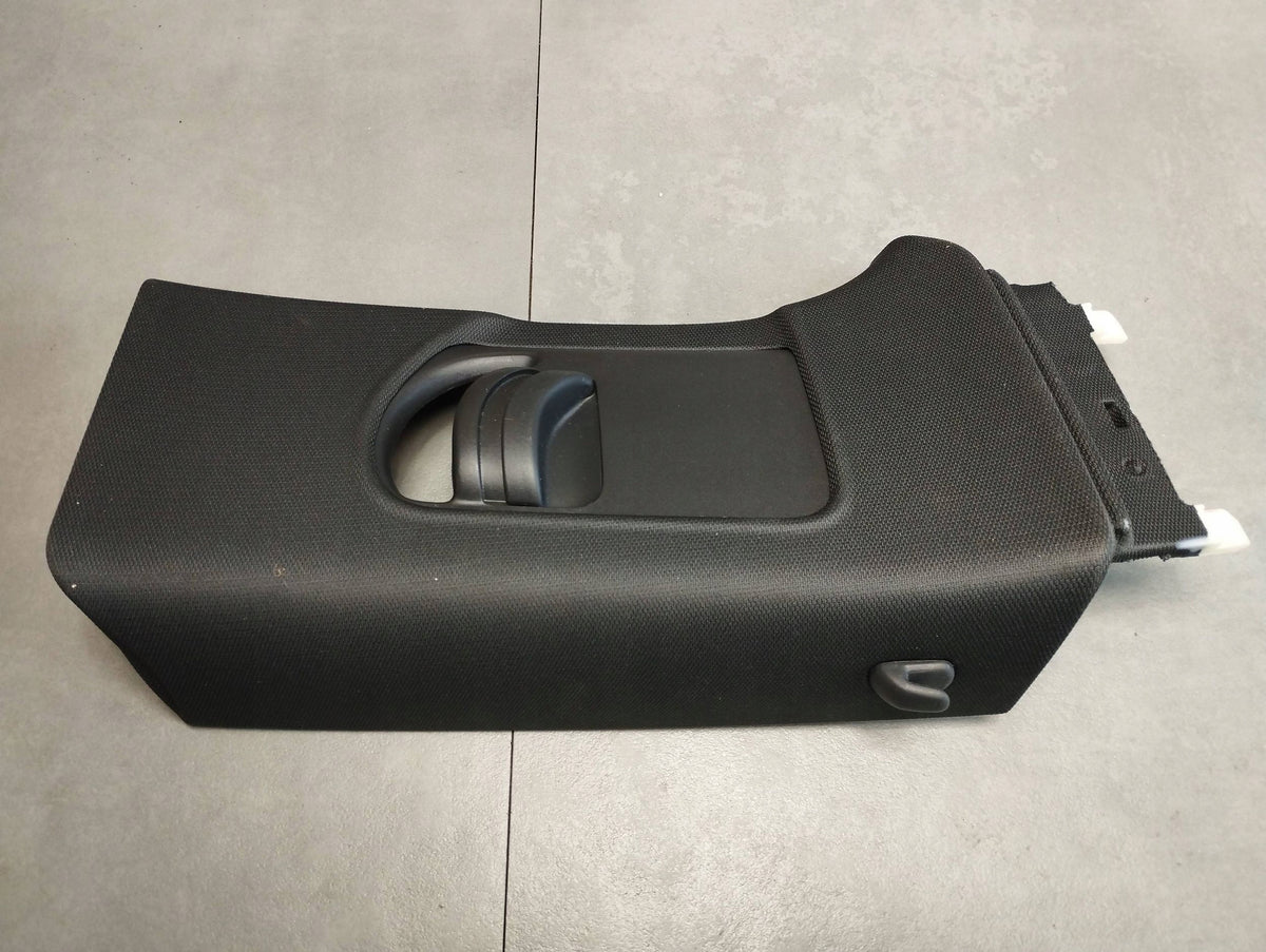 Audi A3 S3 8V POST COVER RIGHT 8V3867244