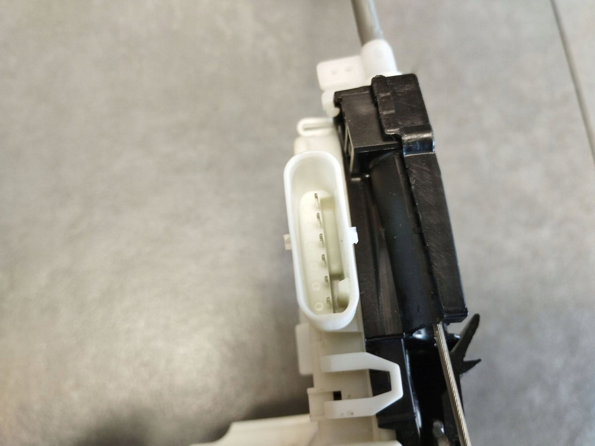 Audi A4 S4 B9 8W Door lock right front 8X1837016D