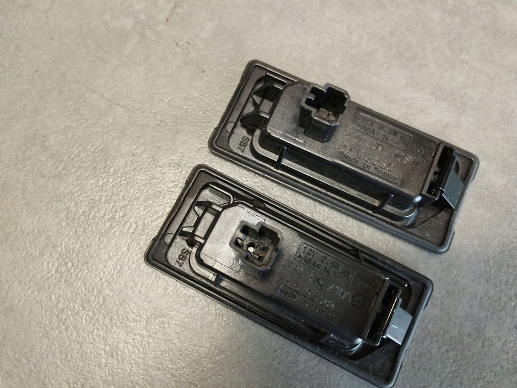 Audi A4 S4 B9 8W License plate lamp 2X 5NA943021