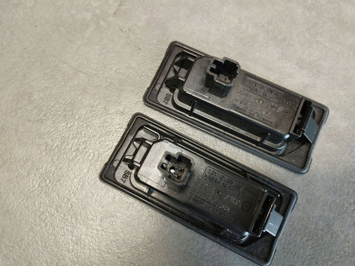 Audi A4 S4 B9 8W License plate lamp 2X 5NA943021