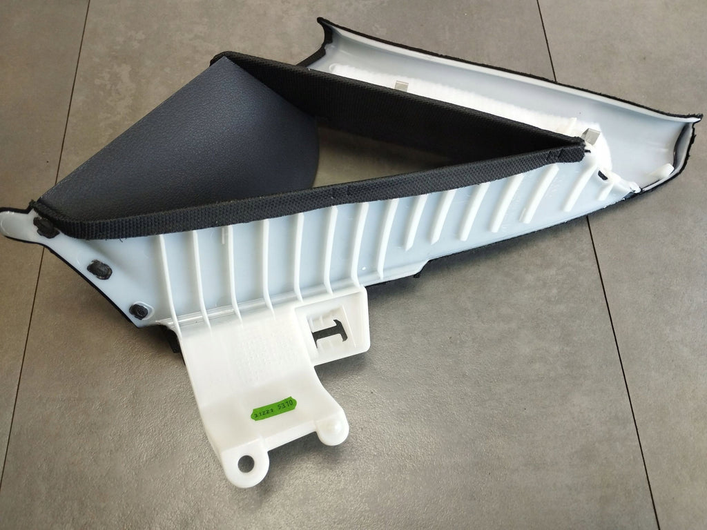 Audi A4 S4 B9 8W Post cover C left 8W5867287C