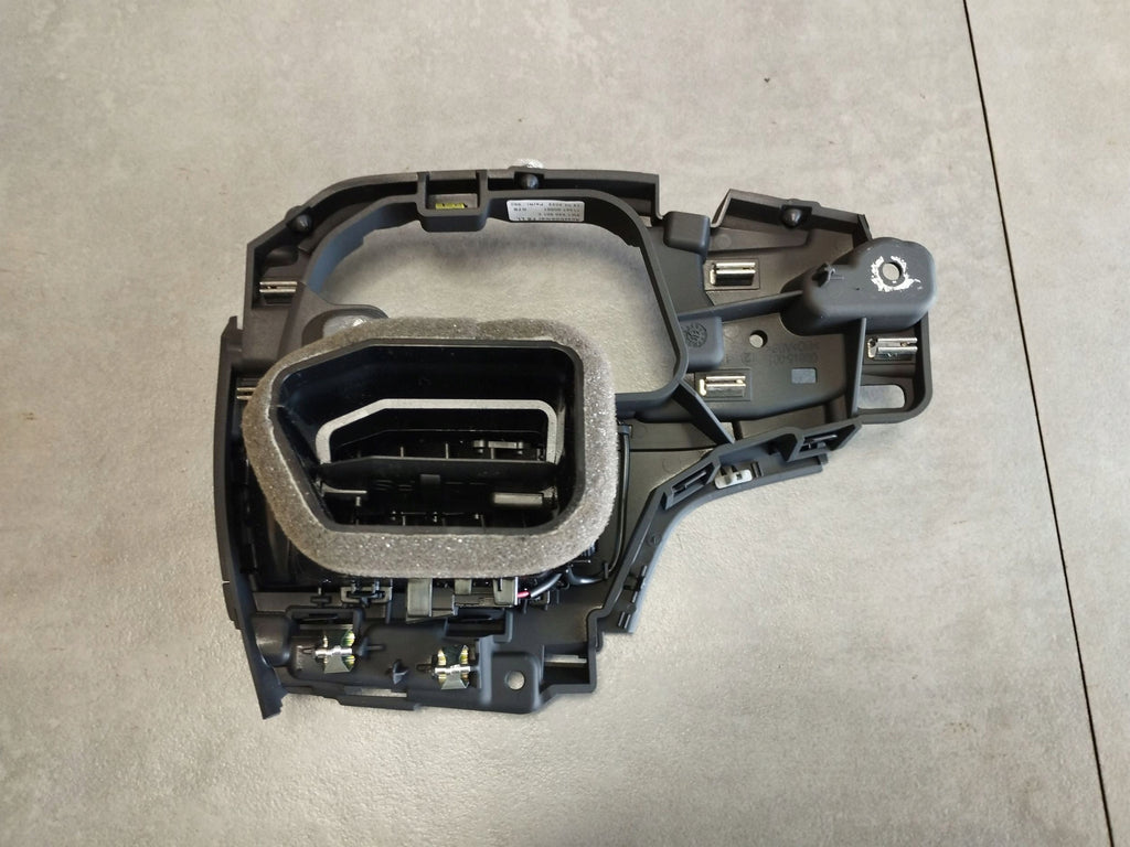 Audi A4 S4 B9 8W Side air supply grille board left 8W1820901C