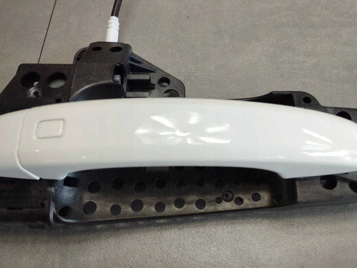 Audi A5 8T DOOR HANDLE LEFT REAR KESSY LY9C 8T0837885B
