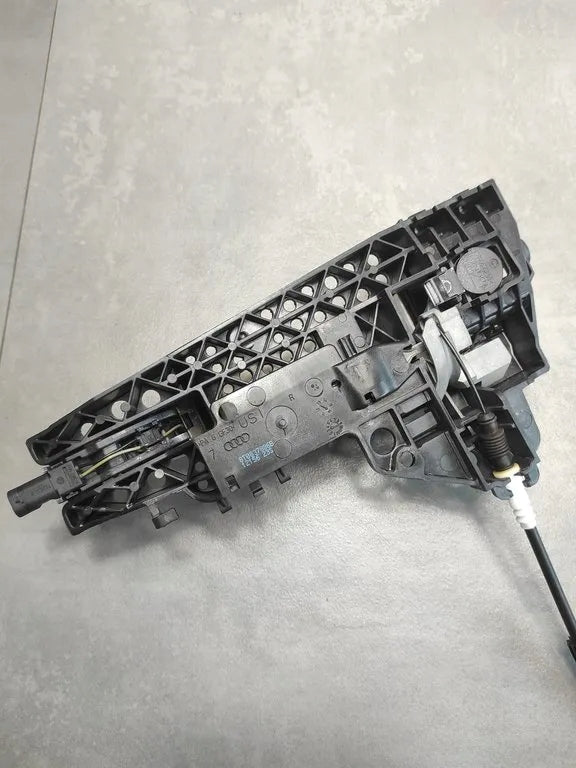 Audi A5 8T HANDLE RIGHT REAR KESSY LS9R 8T0837886B