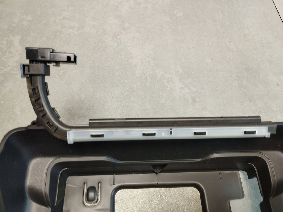 Audi A5 B10 shelf 8B3864131A