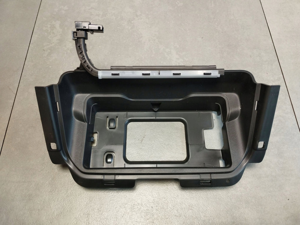 Audi A5 B10 shelf 8B3864131A