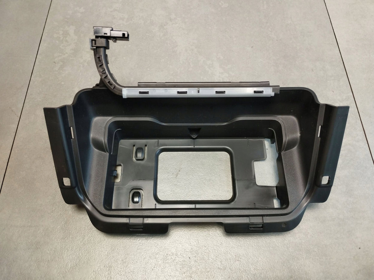 Audi A5 B10 shelf 8B3864131A