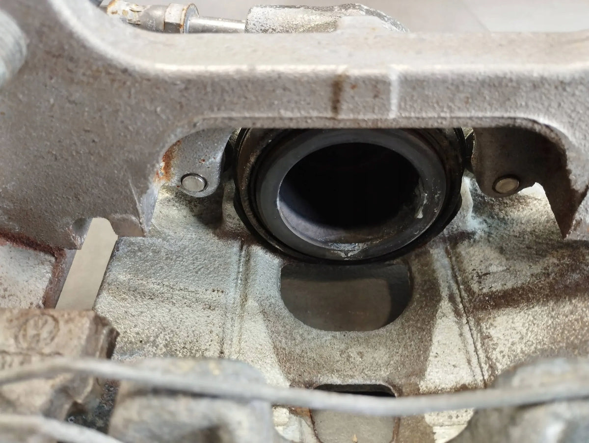 Audi A5 Sportback 8TA 2.0 TDI CLAMP RIGHT FRONT