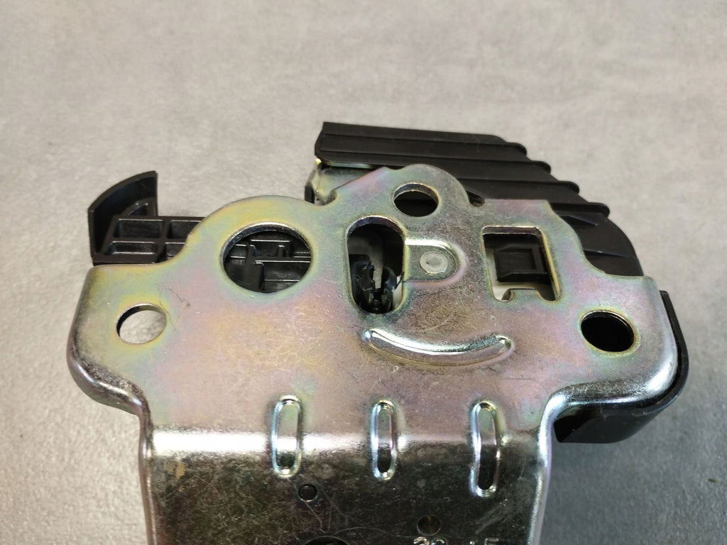 Audi A5 Sportback 8TA 2016 FLAP LOCK REAR 8R0827505