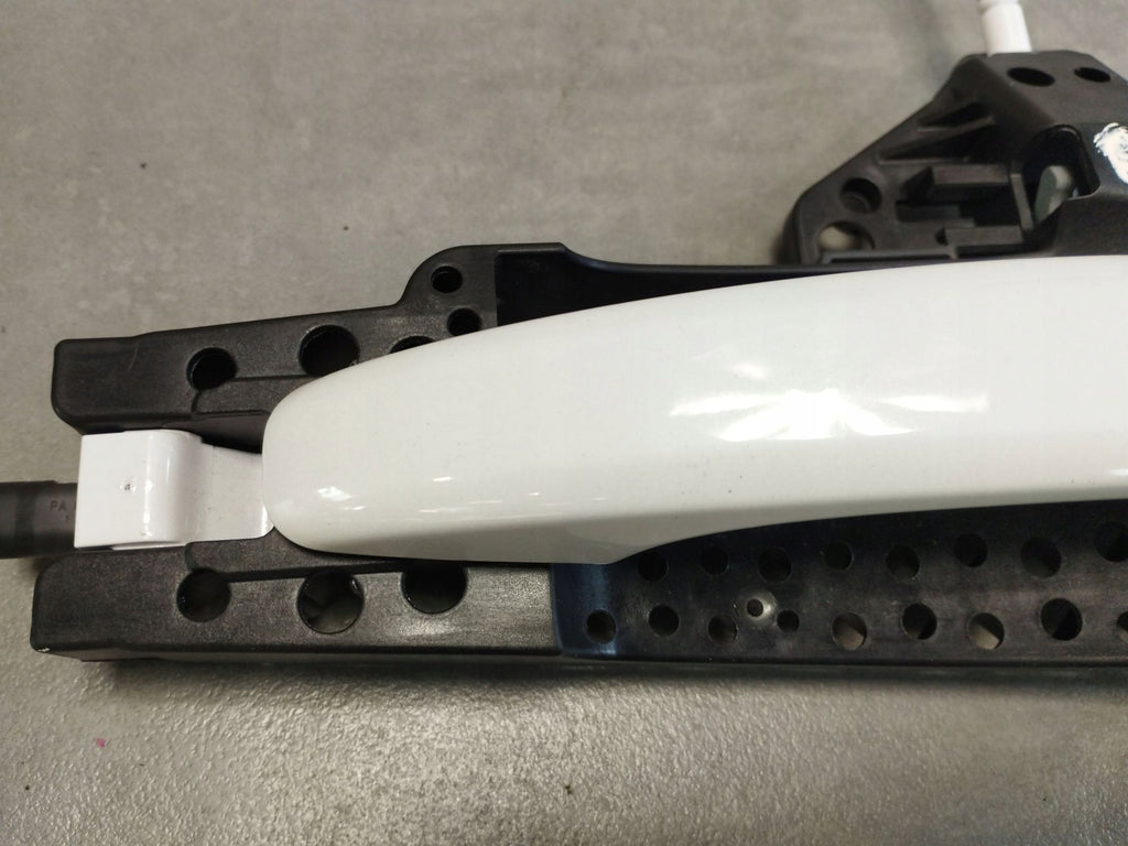 Audi A5 Sportback 8TA HANDLE RIGHT REAR 8T0837886B LS9R