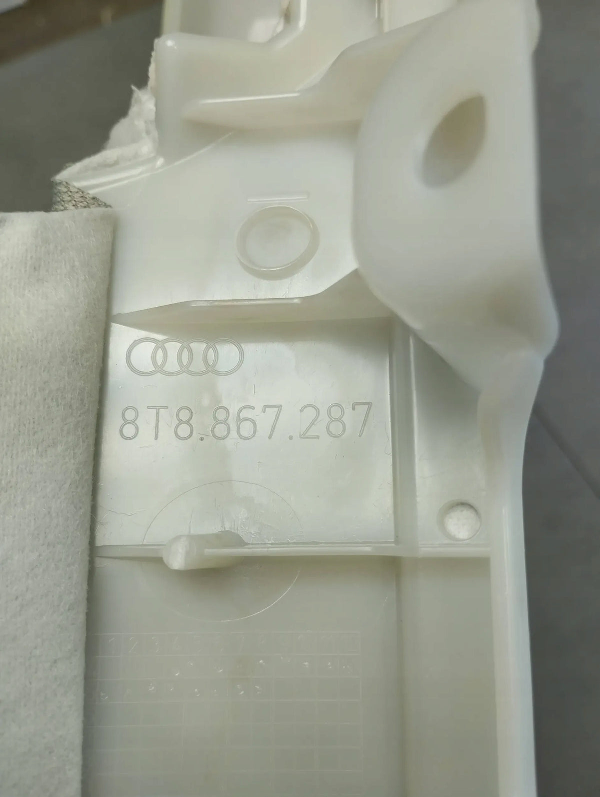 Audi A5 Sportback 8TA POST COVER LEFT REAR 8T8867287